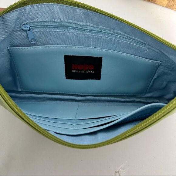 Hobo green wallet wristlet. Like new - Picture 5 of 6